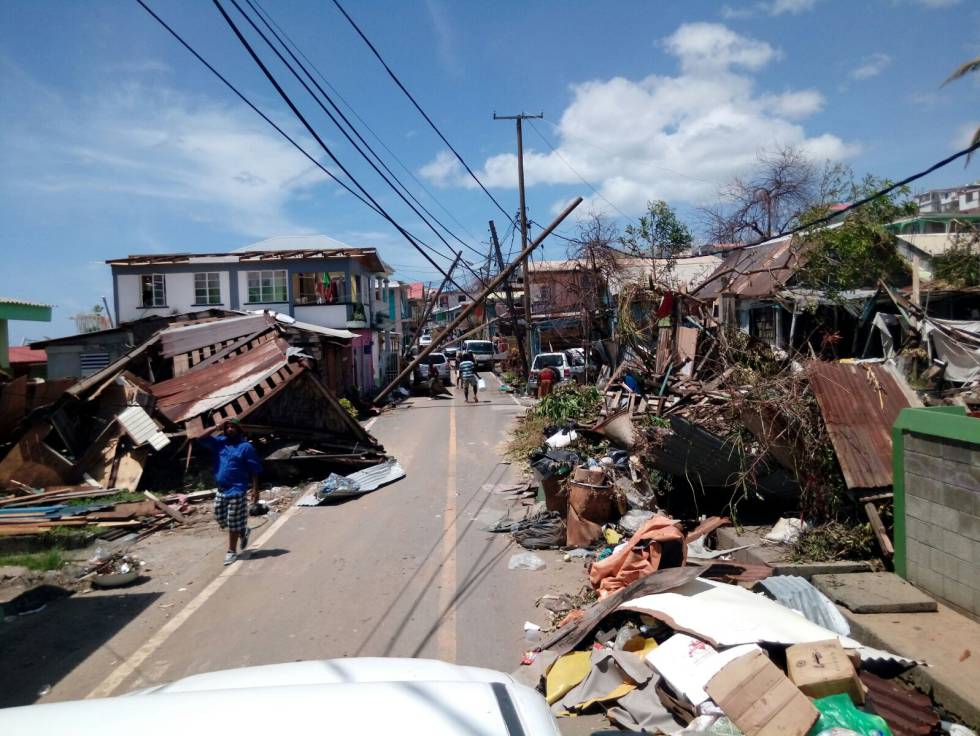 Dominica quedó devastada tras el paso del huracán María.