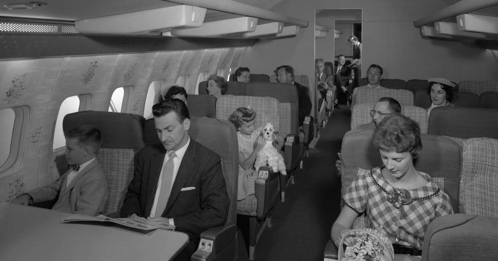 Vuelo de Transocean Airlines, pionera en los vuelos baratos entre  1946 y 1962. 