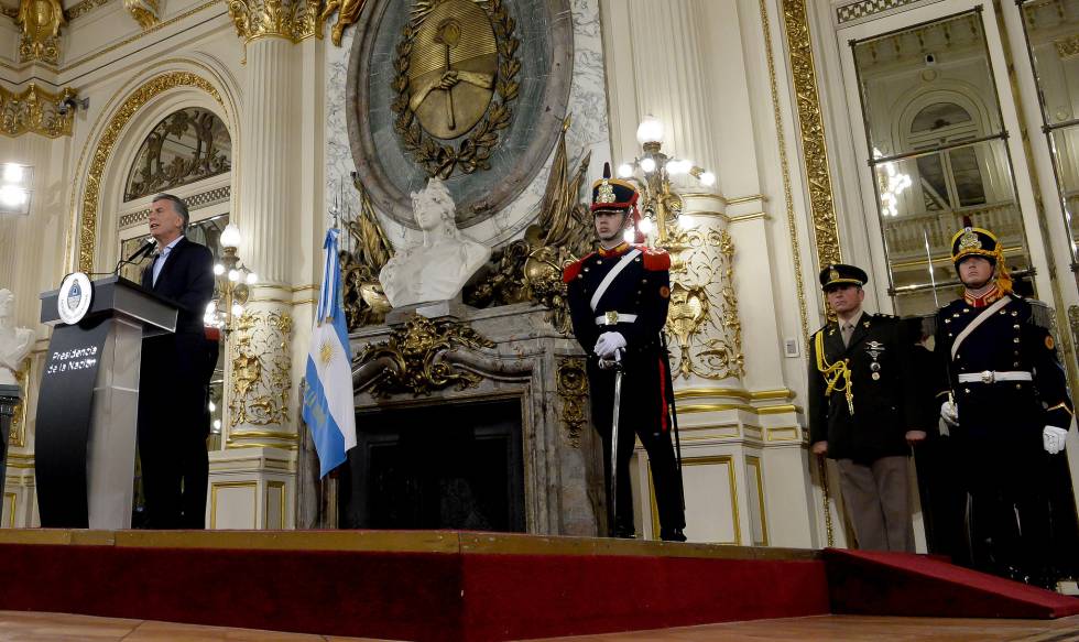 El presidente Mauricio Macri da una rueda de prensa en la Casa Rosada, el 19 de diciembre pasado.