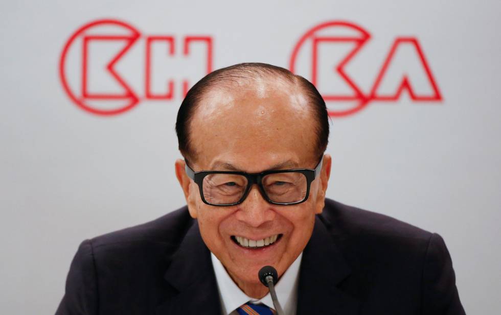 Li Ka-shing anuncia su retirada en Hong Kong.