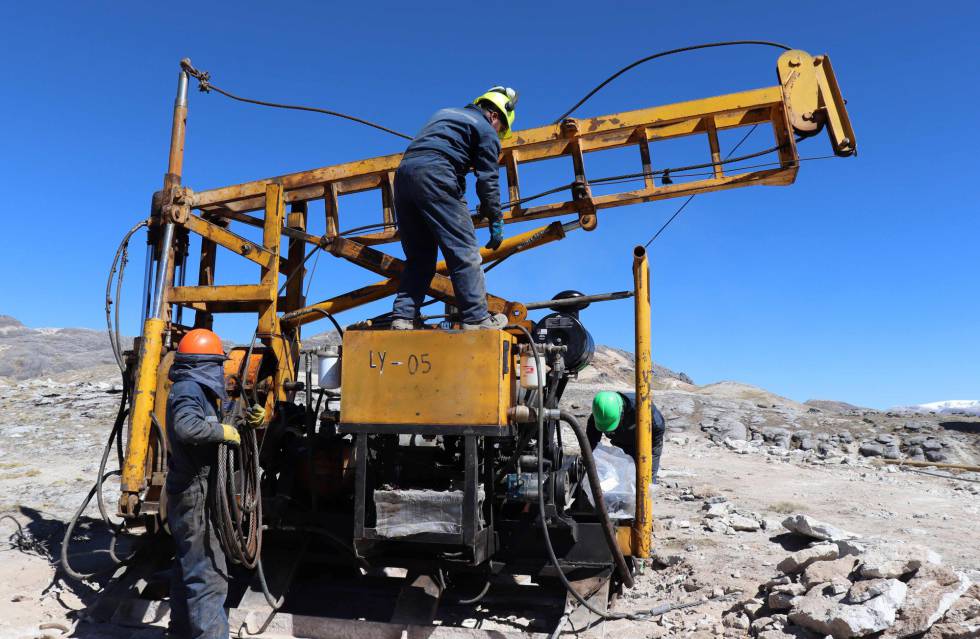 Descubierta En Peru Una Gran Mina De 2 5 Millones De Toneladas De Litio Economia El Pais