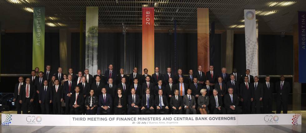 Foto de familia de los ministros de Finanzas y gobernadores de bancos centrales del G-20.