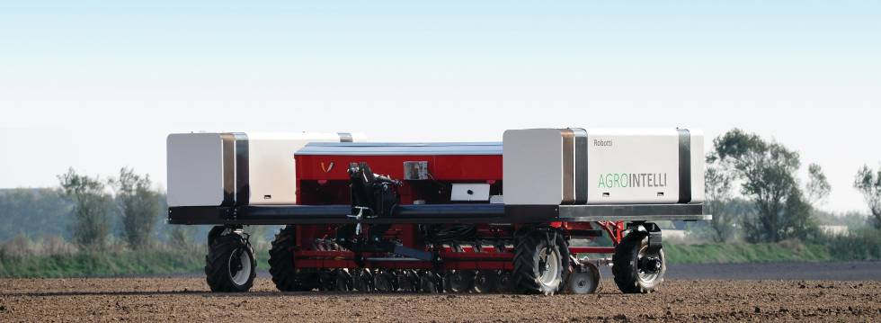 El modelo Robotti, de la empresa danesa Agrointelli, es capaz de fumigar selectivamente las malas hierbas