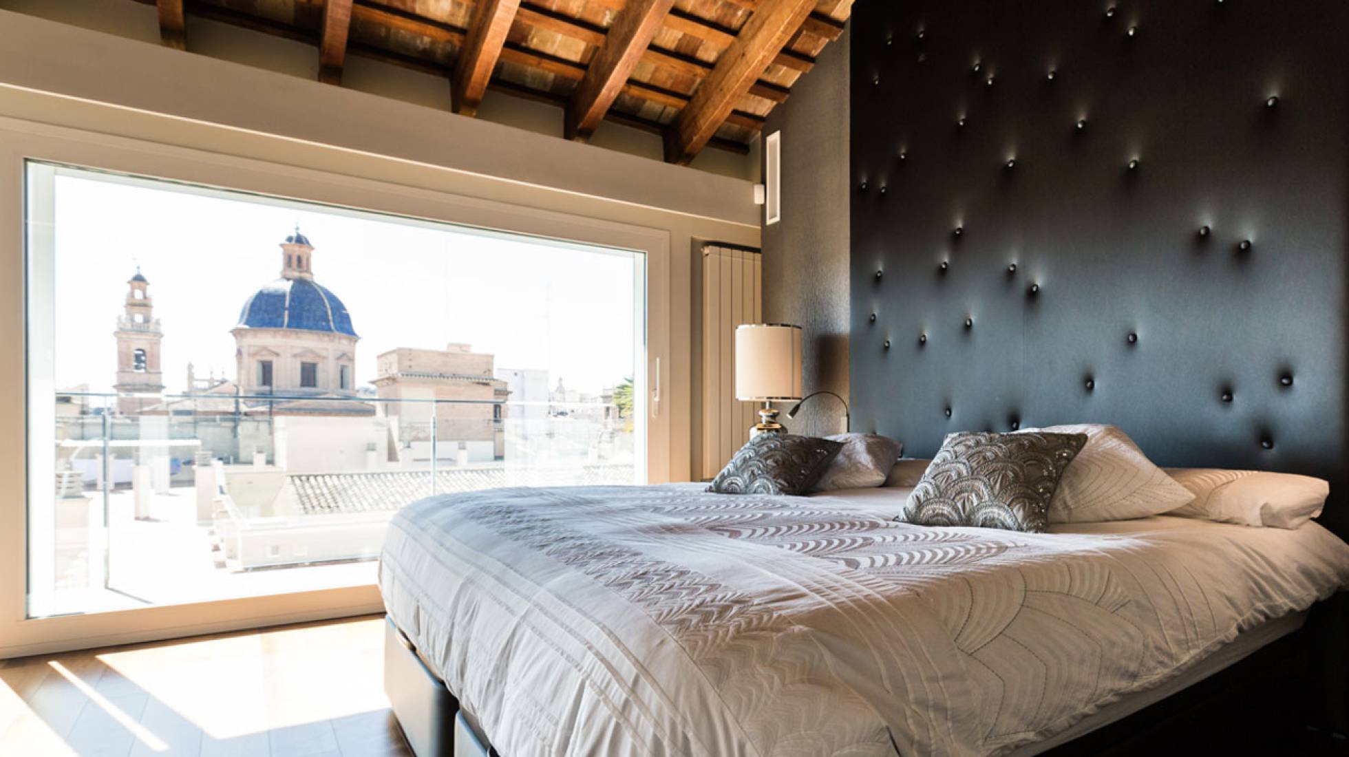 ¿Dónde están los áticos más caros y los más baratos de España?