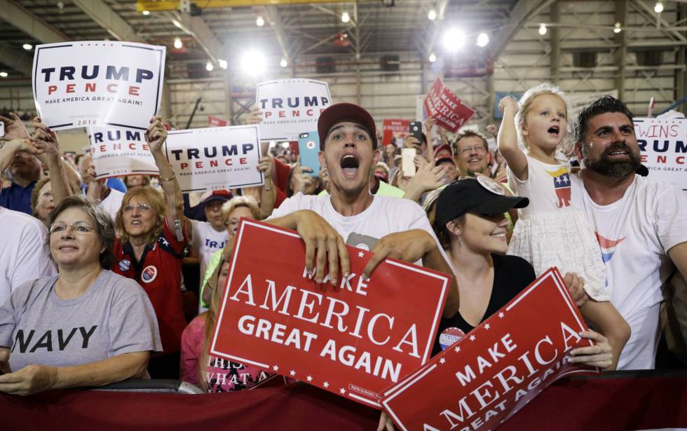 Seguidores de Trump en Melbourne, Florida, el martes pasado.