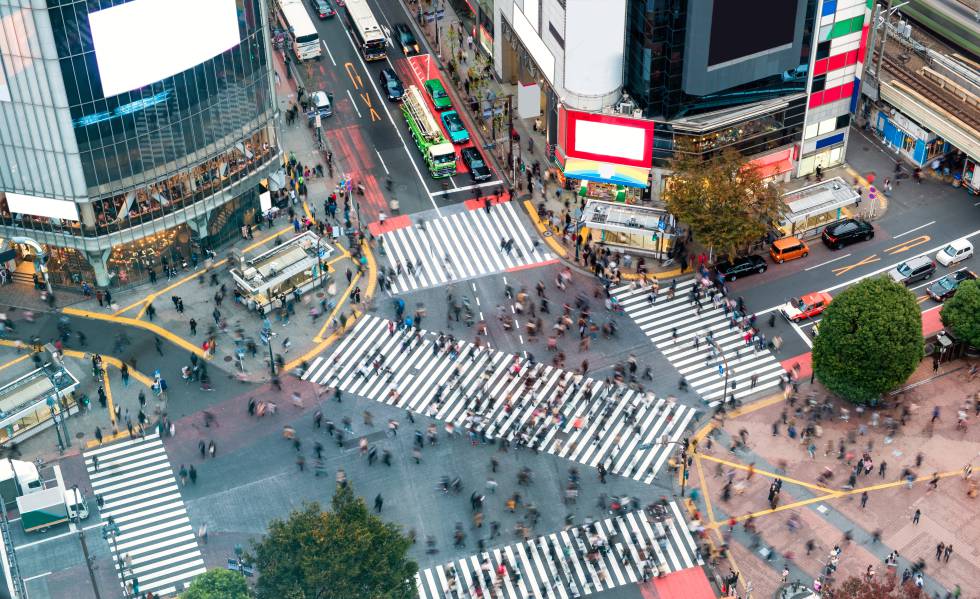 Vista aÃ©rea de un cruce en la ciudad de Tokio.