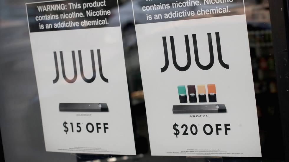 Una tienda anunciado una oferta de cigarrillos electrÃ³nicos Juul