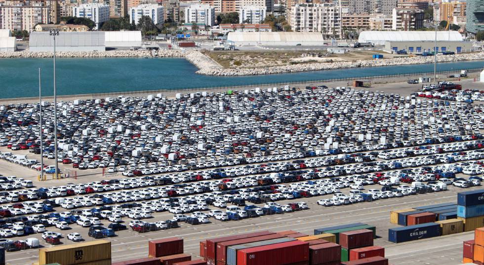 TrÃ¡fico de vehÃ­culos en el puerto de MÃ¡laga. rn 