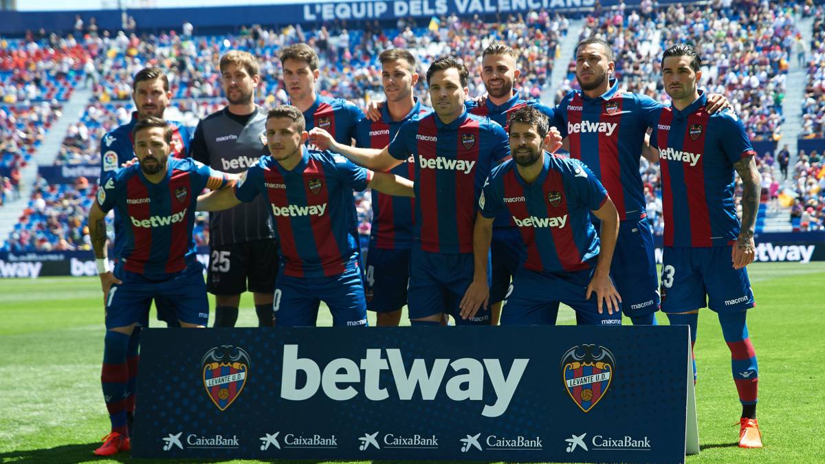 El Levante, patrocinado por la casa de apuestas Betway.