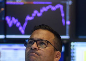 Wall Street vive una jornada tensa tras la huida de los inversores al mercado de bonos