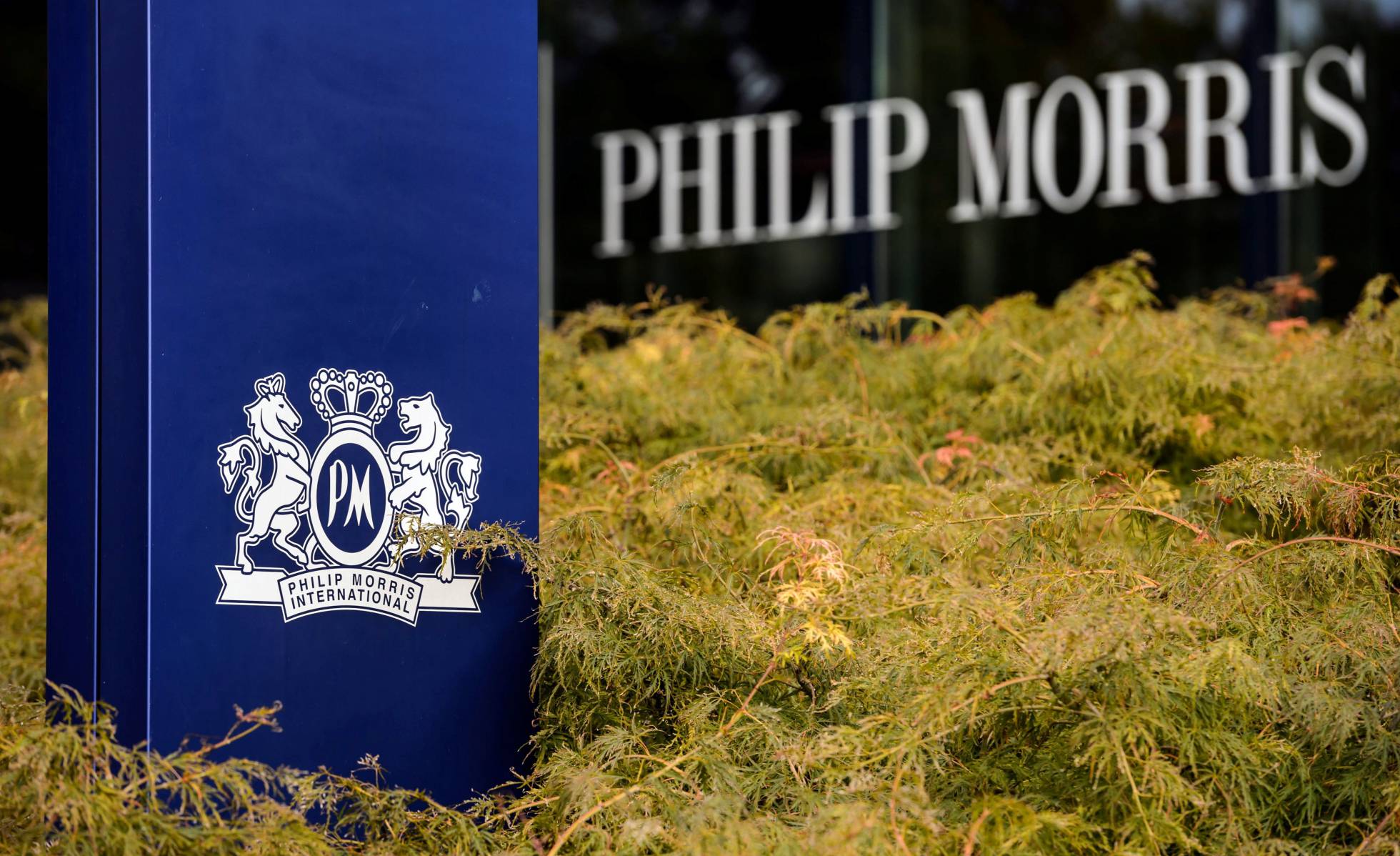 Philip Morris negocia la fusión con Altria para liderar el mercado del