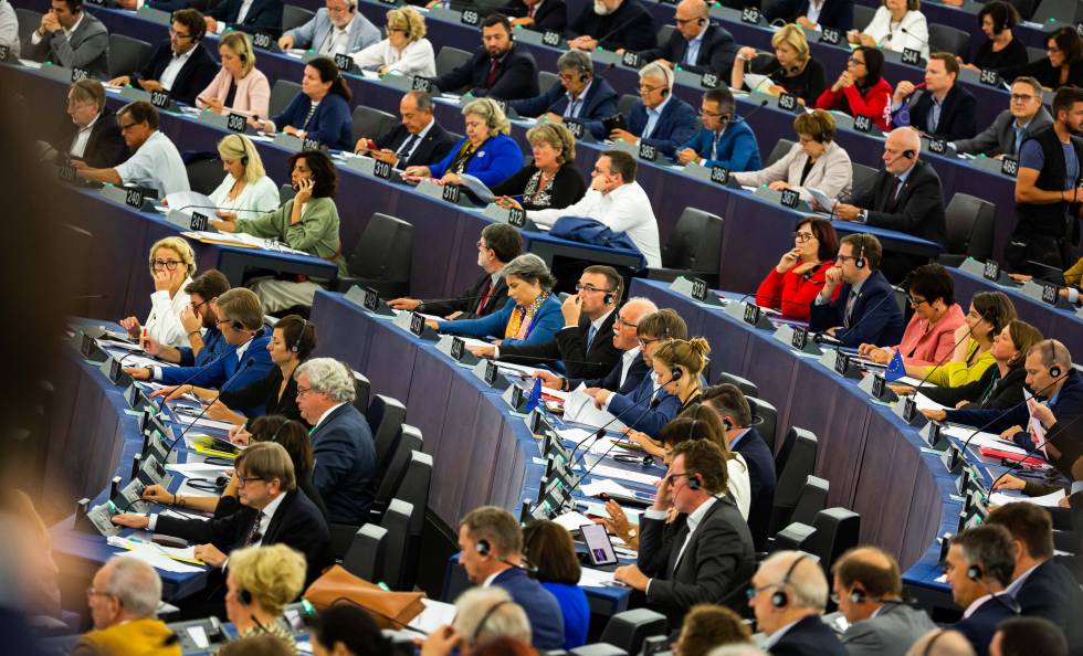 I deputati al quartier generale del Parlamento europeo a Strasburgo, questa settimana.