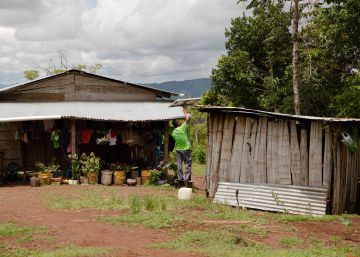 El sol brilla de noche en Ngäbe-Buglé