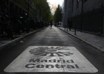Señalización de Madrid Central, área donde se restringen las emisiones. 