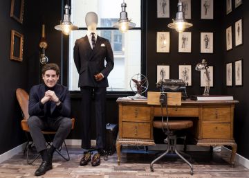 Pablo López, cofundador de la firma de moda masculina Silbon, en la tienda de Córdoba. 