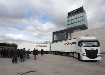 La compañía XPOLogistics en unión con Lecytrailer presentan en el circuito del Jarama el dúotrailer.