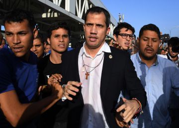 Venezuela suspende por tres meses las operaciones de la aerolínea en la que viajó Guaidó