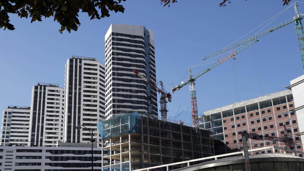 Un edificio en construcción en Bilbao.