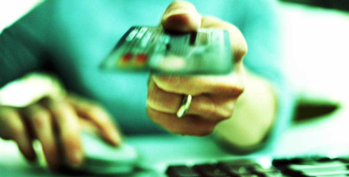 El coste medio de las tarjetas ‘revolving’ sigue por encima del 22% anual