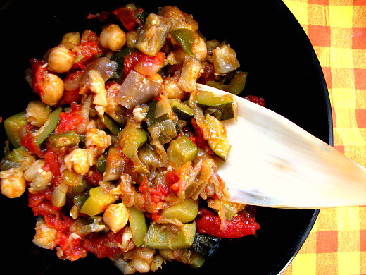 Pisto con garbanzos