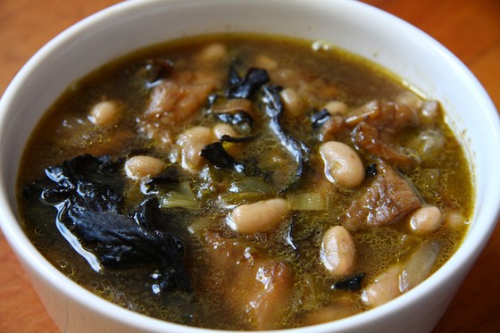 ALUBIAS CON BACALAO Y SETAS