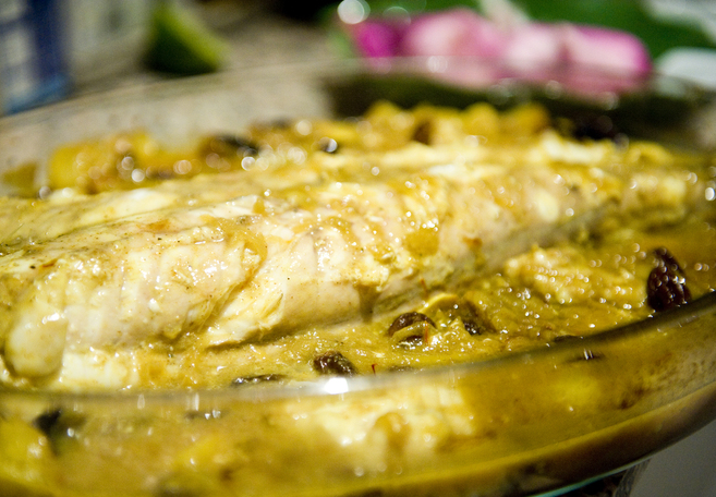 Tajín de rape con patatas y pasas