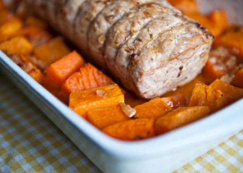 Lomo de cerdo especiado con calabaza y almendras