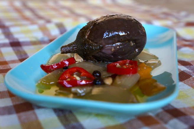 Berenjenas en escabeche frío