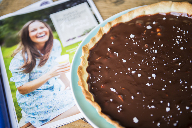Tarta de chocolate con almendras y sal