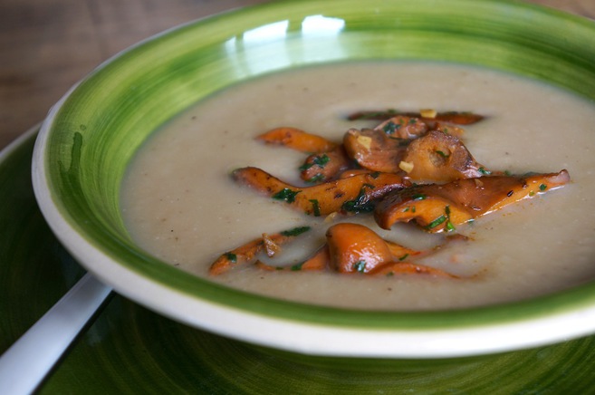 Crema de tupinambos con setas