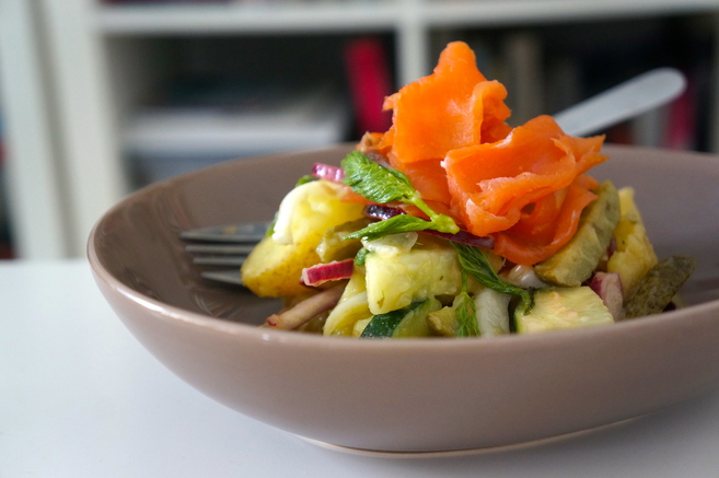 Ensalada de patata, hinojo y salmón