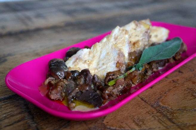 Pollo en leche con setas