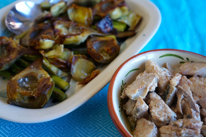 Alcachofas confitadas con caballa