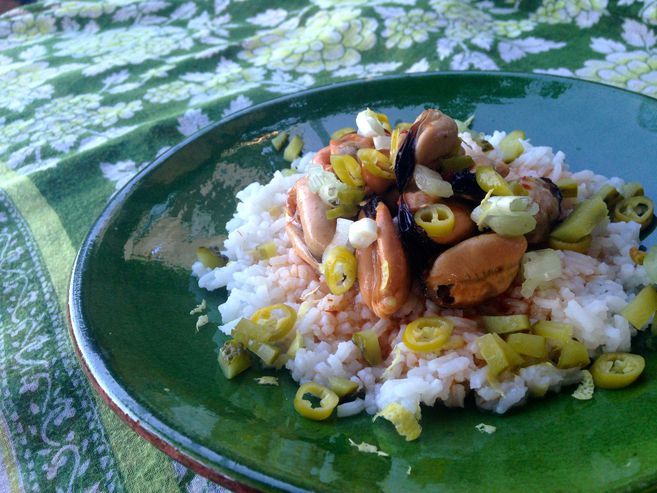 Ensalada de arroz con mejillones en escabeche