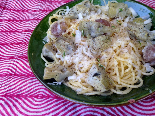 Receta invitada: pasta con alcachofas y butifarra