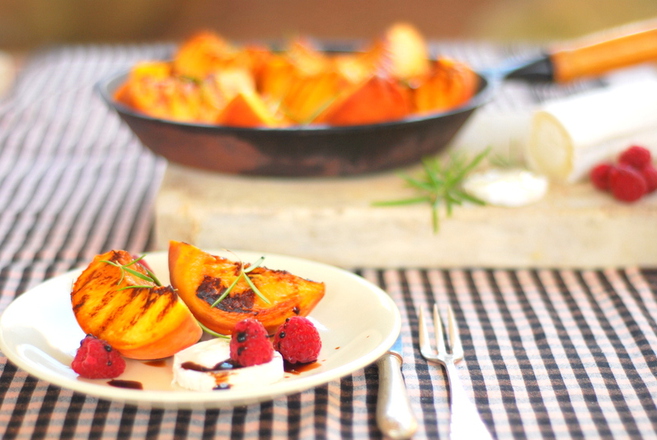Ensalada de melocotones de viña a la brasa
