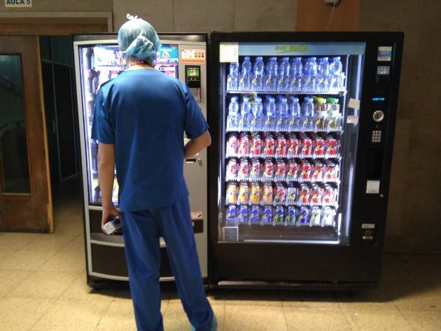 Comida insana en las máquinas de 'vending' de los hospitales | El Comidista  EL PAÍS