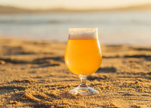 Quince cervezas ligeras y refrescantes para cuando aprieta el calor | El Comidista EL PAÍS Quince cervezas ligeras y refrescantes para cuando aprieta el calor | El Comidista EL PAÍS