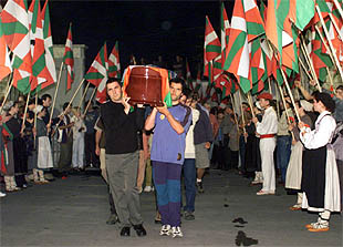 996308219_850215_0000000000_sumario_normal.jpg