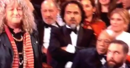 El momento lamentable de los Oscar: falta de respeto total a una premiada