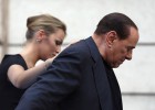 Berlusconi juega el as de corazones marcado