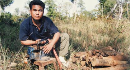 Aki Ra ha dedicado su vida a eliminar las minas que le obligaron a plantar como niño soldado en Camboya.