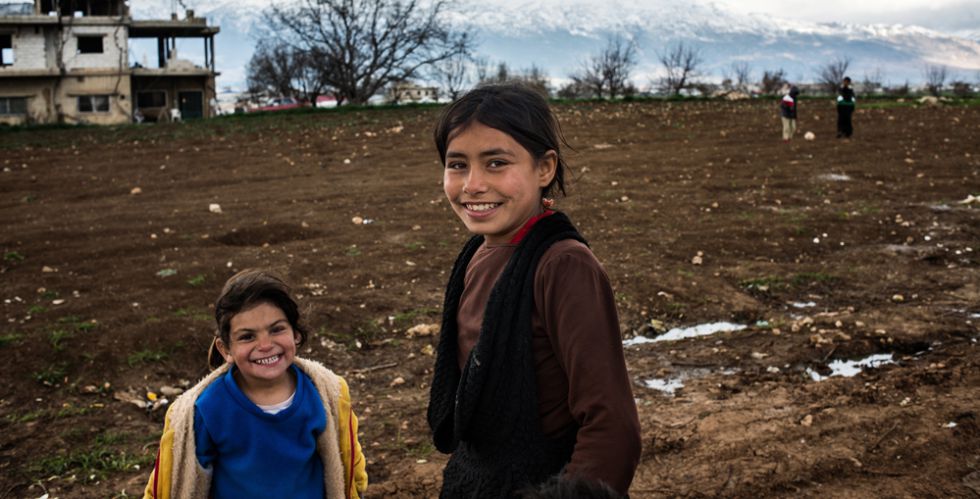 Dos nños en el asentamiento de Delhamiye, Zahle, Líbano.