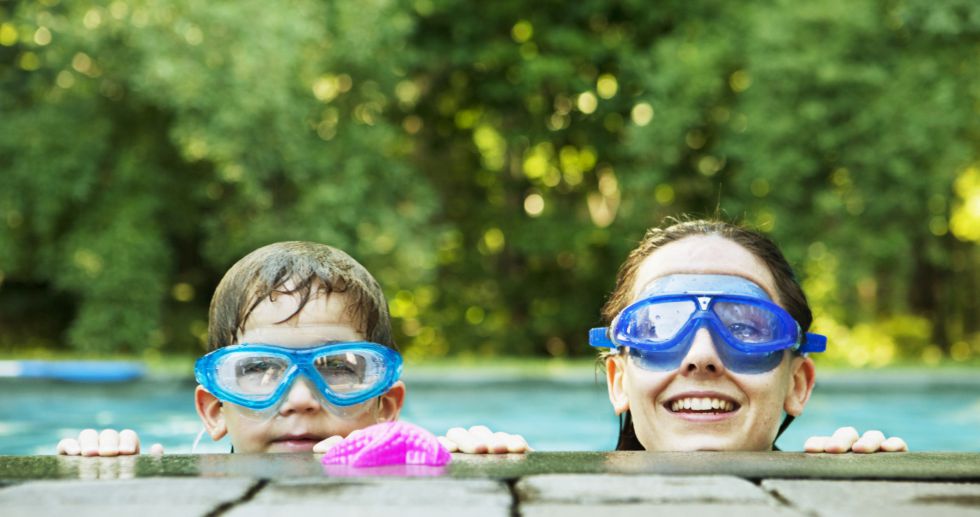 La Piscina Estropea Los Dientes Ademas De Pelo Piel Ojos Unas Buenavida El Pais