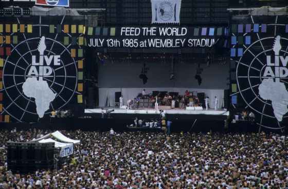 Unas 74.000 personas llenaron el estadio Wembley de Londres. Cuando salieron Queen todavía no era de noche. Cuando acabaron, los espectadores creían que les había pasado por encima una apisonadora.