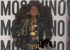 Barbie completa su armario con prendas de Moschino