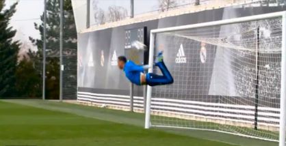 Lo que le faltaba: Keylor imita a Higuita haciendo el escorpión