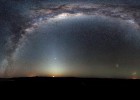 Panorámica de la Vía Láctea tomada desde el observatorio Paranal, en Chile.