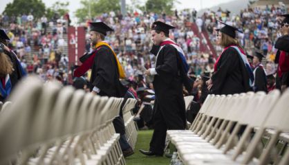 Ceremonia de graduación en Liberty University (Florida).