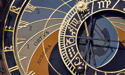 Reloj diseñado en 1490 en Praga.